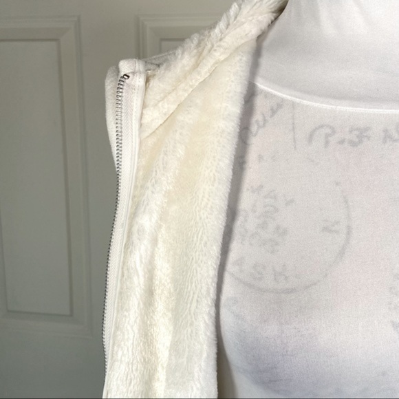 Evan Picone Zip Up Fleece Ivory Vest - Picture 9 of 10
